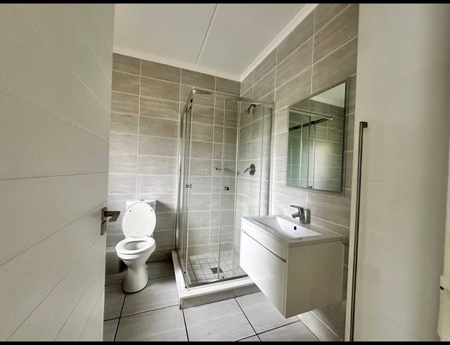 3 BEDROOM APARTMENT TO LET IN WATERFALL